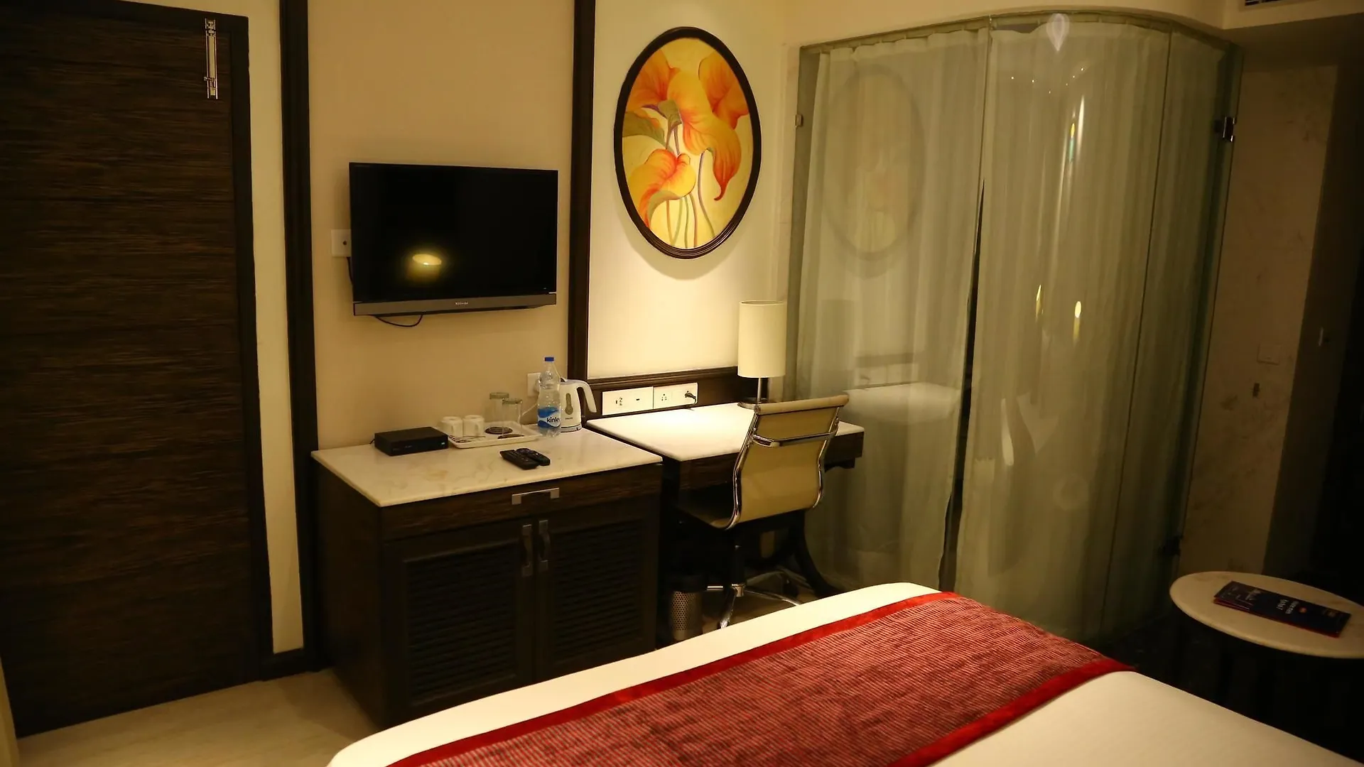 Oyo Premium Sector 43 Chandīgarh Otel
