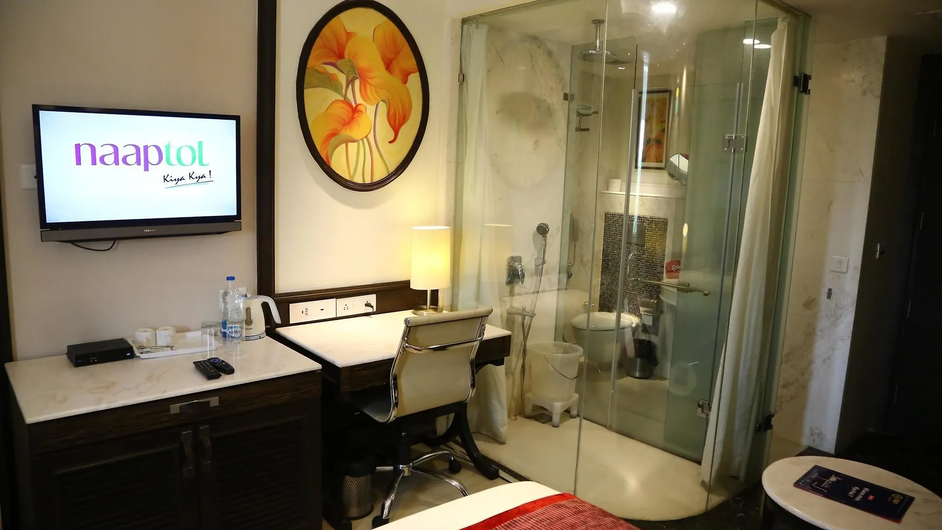 Oyo Premium Sector 43 Chandīgarh