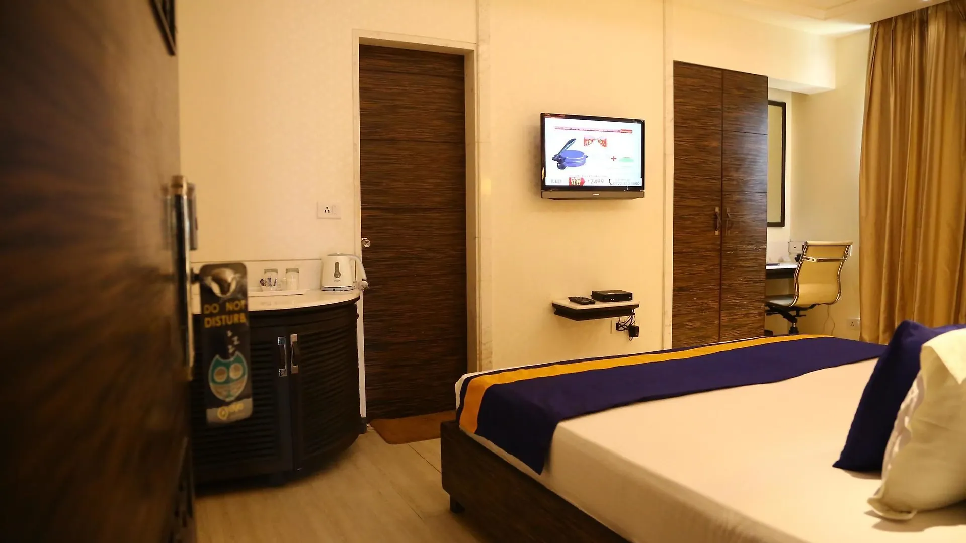Oyo Premium Sector 43 Chandīgarh Hindistan