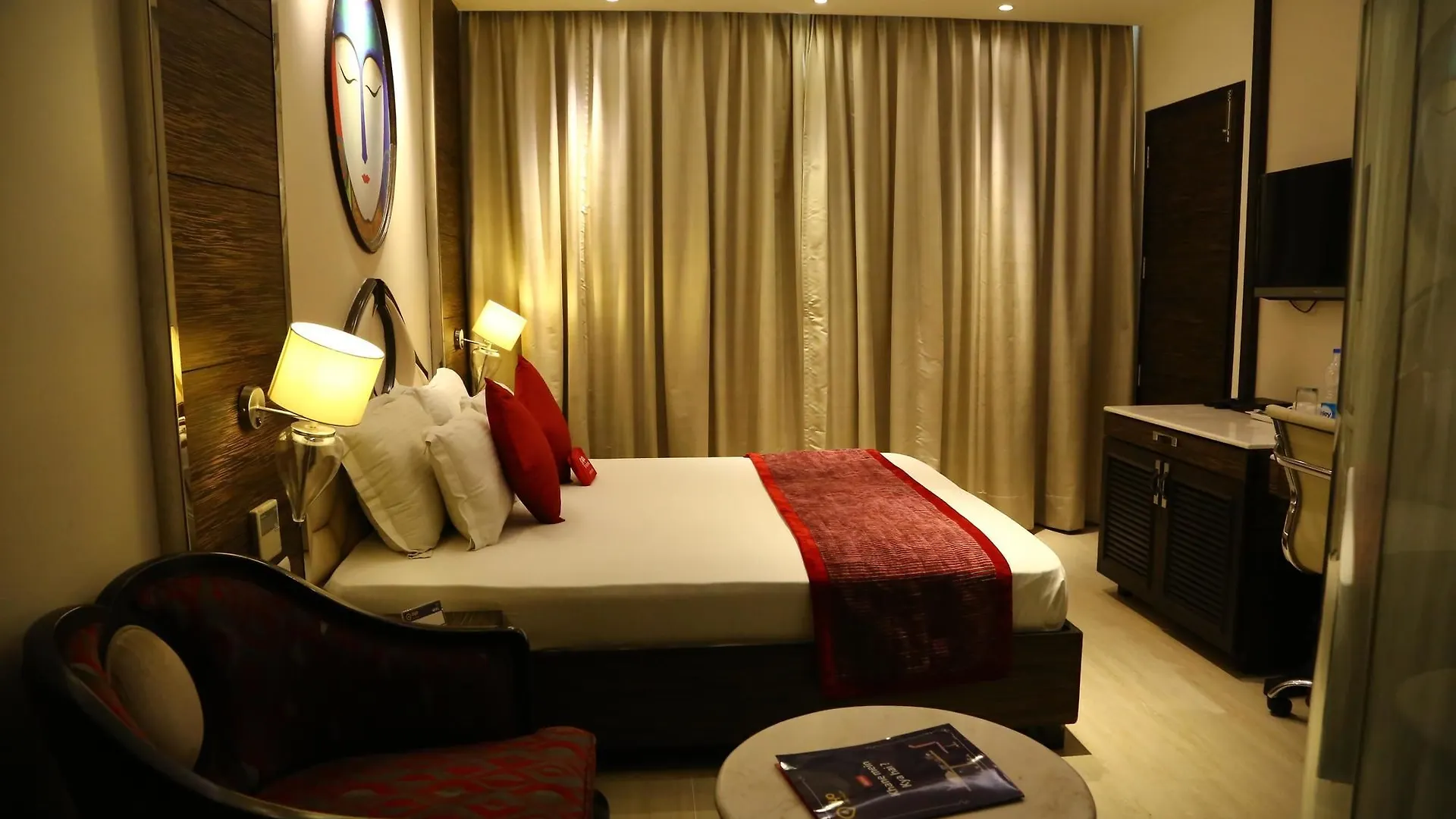 Oyo Premium Sector 43 Chandīgarh 3*,  Hindistan