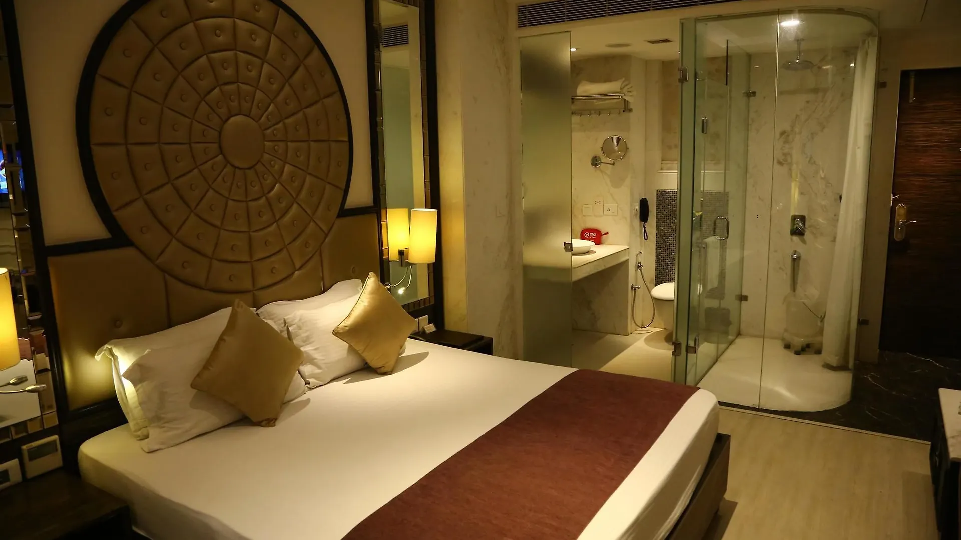 Oyo Premium Sector 43 Chandīgarh